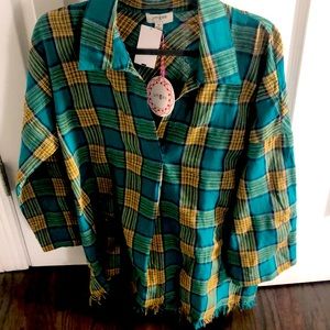 Women’s umgee M plaid shirt
